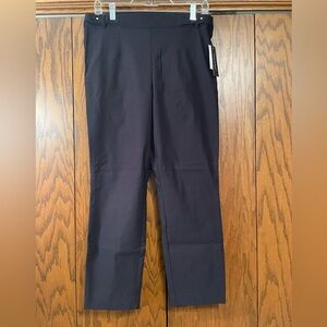 Black Cropped Ankle Pants with Structured Design